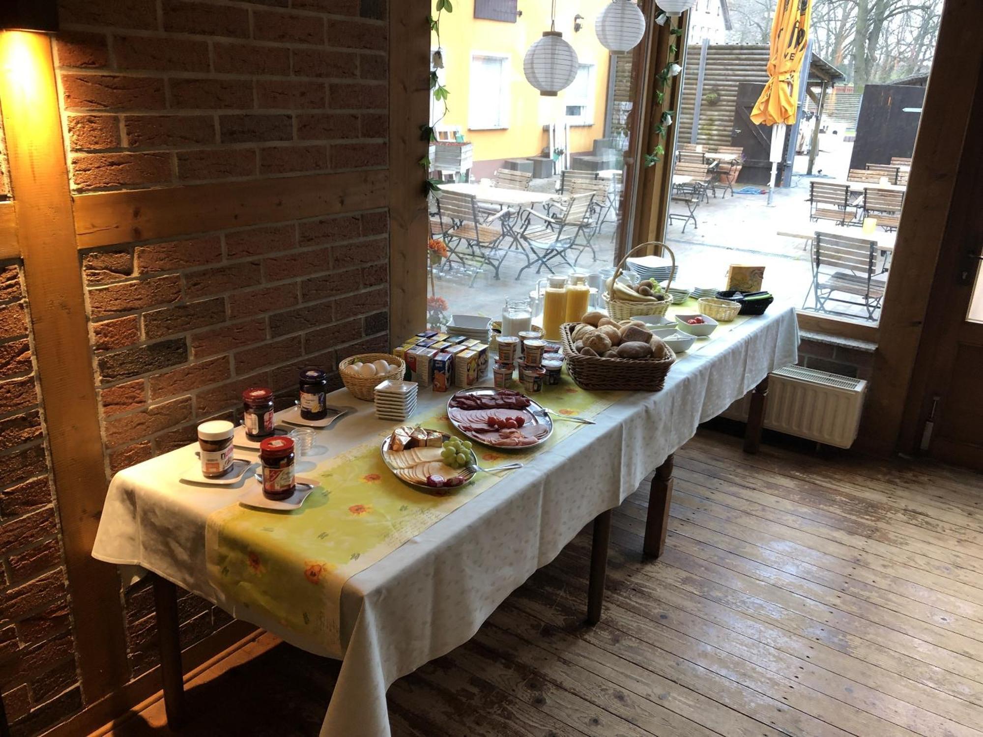 Landgasthof Deinert Genthin Bagian luar foto